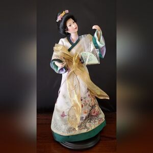 The Butterfly Maiden The Danbury Mint Lena Liu Geisha Doll with Stand and Fan